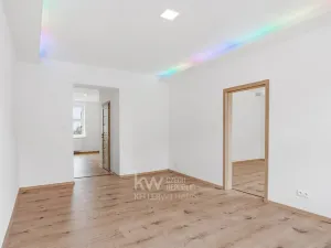 Prodej bytu 2+1, Cheb, Na Hradčanech, 82 m2