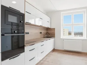 Prodej bytu 2+1, Cheb, Na Hradčanech, 82 m2