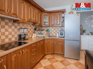 Prodej bytu 4+1, Litoměřice - Pokratice, Ladova, 77 m2