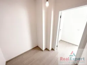 Pronájem bytu 2+kk, Praha - Vršovice, Oblouková, 51 m2