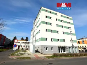 Pronájem kanceláře, Louny, Březinova, 173 m2