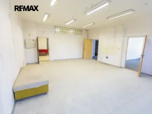 Prodej obchodního prostoru, Město Albrechtice, Míru, 1427 m2