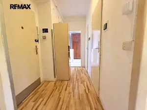 Prodej bytu 2+1, Pardubice, Benešovo náměstí, 52 m2