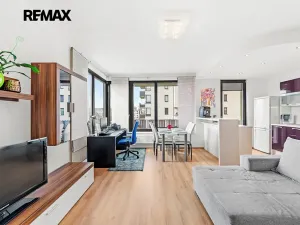 Pronájem bytu 2+kk, Praha - Vysočany, Sousedíkova, 55 m2