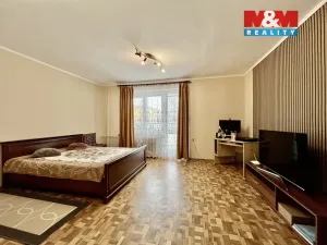 Prodej bytu 3+1, Uhlířské Janovice, 1. máje, 70 m2