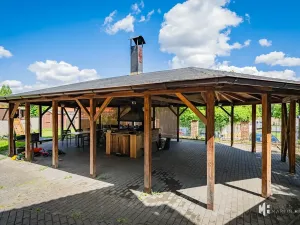 Prodej apartmánu, Květnice, Na Ladech, 460 m2