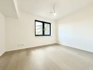 Prodej bytu 5+kk, Praha - Holyně, náměstí Pod lípou, 150 m2
