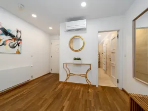 Prodej bytu 2+kk, Praha - Staré Město, Dlouhá, 72 m2