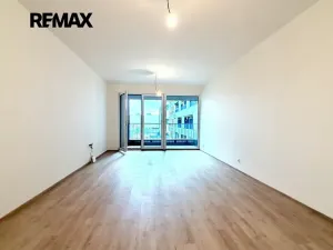 Pronájem bytu 1+kk, Praha - Hloubětín, Poděbradská, 45 m2