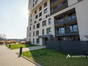 Prodej bytu 2+kk, Praha - Vysočany, Oktábcových, 72 m2