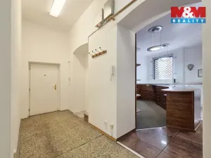 Pronájem obchodního prostoru, Karlovy Vary, Koptova, 57 m2
