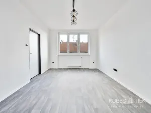 Prodej bytu 2+1, Pacov, Jana Vojny, 49 m2