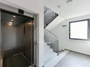 Prodej bytu 2+kk, Praha - Vysočany, V Předním Hloubětíně, 54 m2