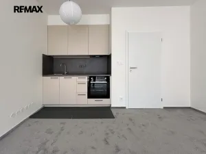 Pronájem bytu 1+kk, Praha - Vysočany, Gerstelova, 35 m2