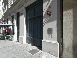 Prodej atypického bytu, Praha, Valentinská, 108 m2