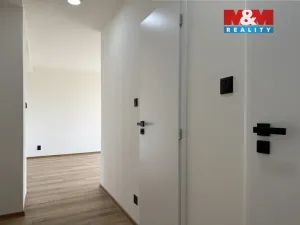 Prodej bytu 3+1, Karviná - Mizerov, tř. Těreškovové, 66 m2