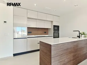 Prodej bytu 3+kk, Torrevieja, Španělsko, Calle Celindo, 102 m2