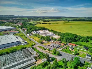 Pronájem skladu, Ostrov, 330 m2