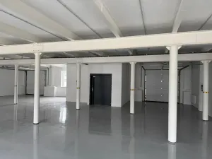 Pronájem skladu, Ostrov, 130 m2