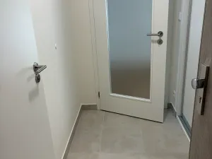 Pronájem bytu 1+kk, Praha - Hloubětín, Poděbradská, 42 m2