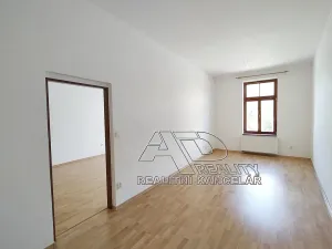 Pronájem bytu 2+1, České Budějovice, Pražská tř., 72 m2
