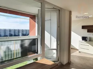 Pronájem bytu 3+1, Praha - Kobylisy, Famfulíkova, 70 m2