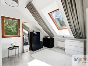 Prodej rodinného domu, Kamenice, Lomená, 161 m2