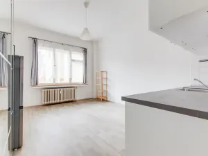Pronájem bytu 1+kk, Praha, Sokolovská, 27 m2