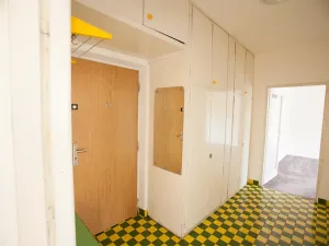 Prodej bytu 2+1, Praha, K lučinám, 54 m2