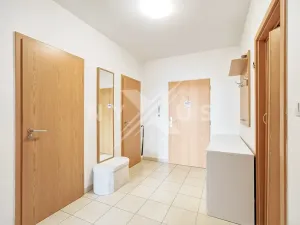 Prodej bytu 2+kk, Praha - Háje, Steinerova, 60 m2