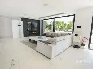 Prodej rodinného domu, Calp, Španělsko, 426 m2