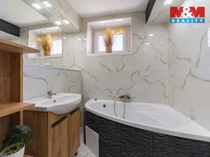 Prodej bytu 2+1, Ostrov, Šafaříkova, 55 m2