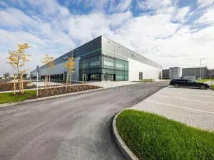 Pronájem skladu, Praha - Hostivař, K pérovně, 4222 m2