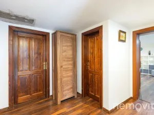 Prodej vícegeneračního domu, Lobeč, 340 m2