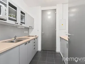 Pronájem kanceláře, Praha - Letňany, Lovosická, 67 m2