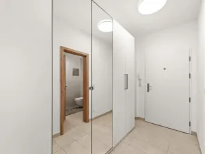 Pronájem bytu 2+kk, Praha - Strašnice, Zvěřinova, 72 m2