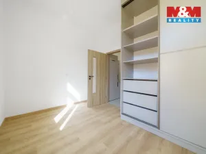Prodej bytu 3+kk, Karlovy Vary, Raisova, 72 m2