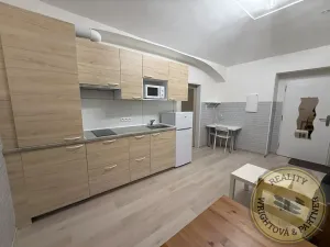 Prodej bytu 2+kk, Praha - Libeň, Zenklova, 39 m2