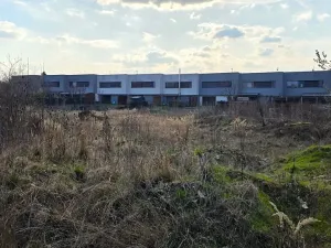 Dražba pozemku pro bydlení, Praha - Ďáblice, Červenomlýnská, 3900 m2