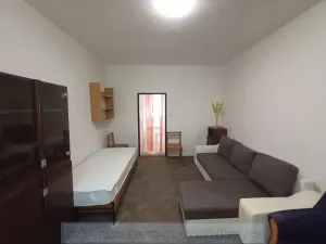 Pronájem bytu 1+1, Praha - Holyně, U vápenice, 43 m2