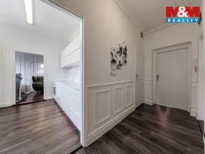 Prodej bytu 3+1, Karlovy Vary - Stará Role, Závodu míru, 73 m2