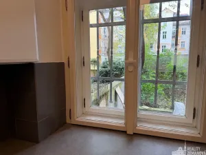 Pronájem bytu 1+1, Praha - Smíchov, Vltavská, 40 m2