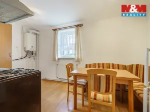 Prodej bytu 3+1, Karlovy Vary - Stará Role, Nádražní, 65 m2