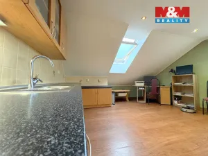 Prodej restaurace, Velké Žernoseky, 438 m2