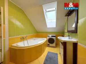 Prodej restaurace, Velké Žernoseky, 438 m2