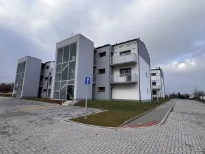 Pronájem bytu 2+kk, Znojmo, Třešňová, 66 m2