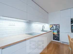 Prodej bytu 3+kk, Praha - Kobylisy, Pod hliništěm, 70 m2