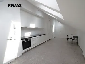 Pronájem bytu 2+kk, Kolín, Heverova, 52 m2