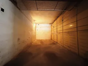 Prodej garážového stání, Plzeň, 14 m2