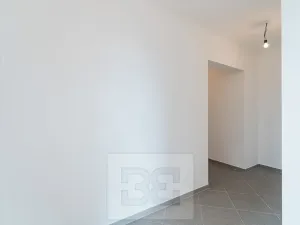 Pronájem bytu 1+kk, Praha - Dolní Měcholupy, Honzíkova, 34 m2